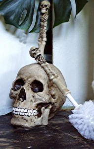 skull_toilet_brush